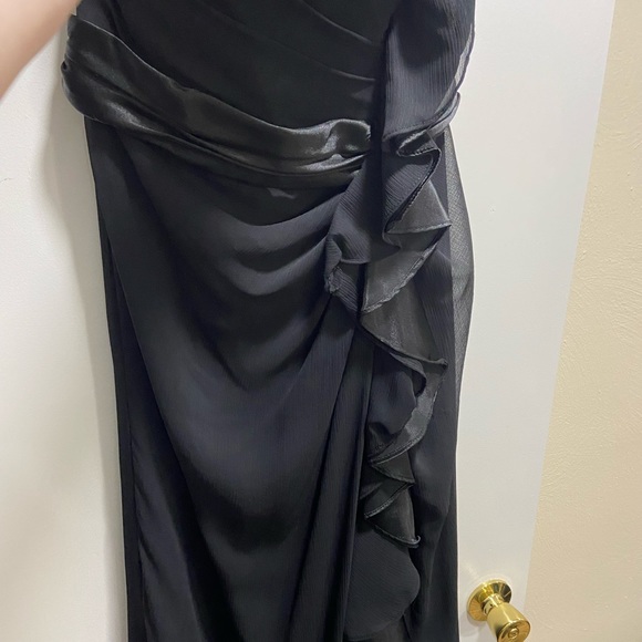 David’s Bridal Dress. Size 4. Black. Beautiful. - Picture 4 of 5